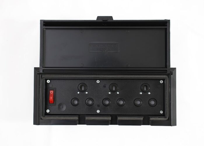 Caravan Multi Plug Box Black - Image 1